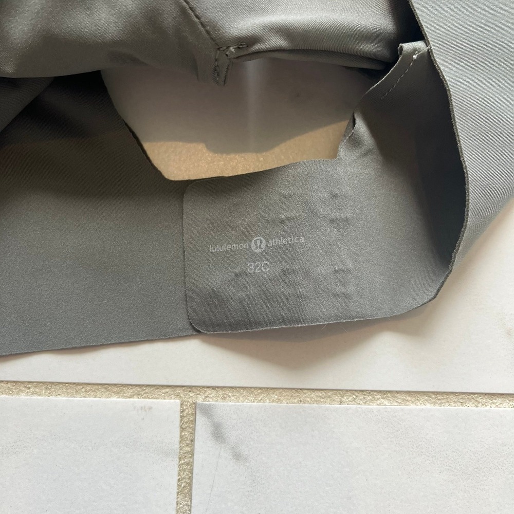 Lululemon like nothing bra size 32C - Picture 3 of 4